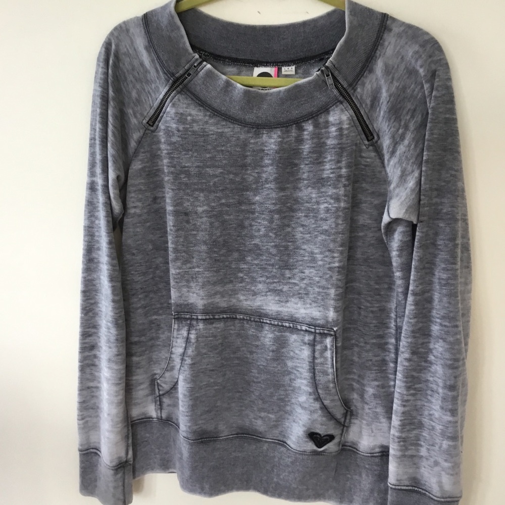 Roxy light weight sweatshirt in a marbled grey. L